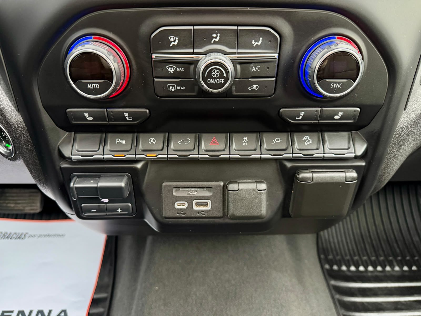 Chevrolet Silverado Z71 Trail Boss — foto 19 de 24