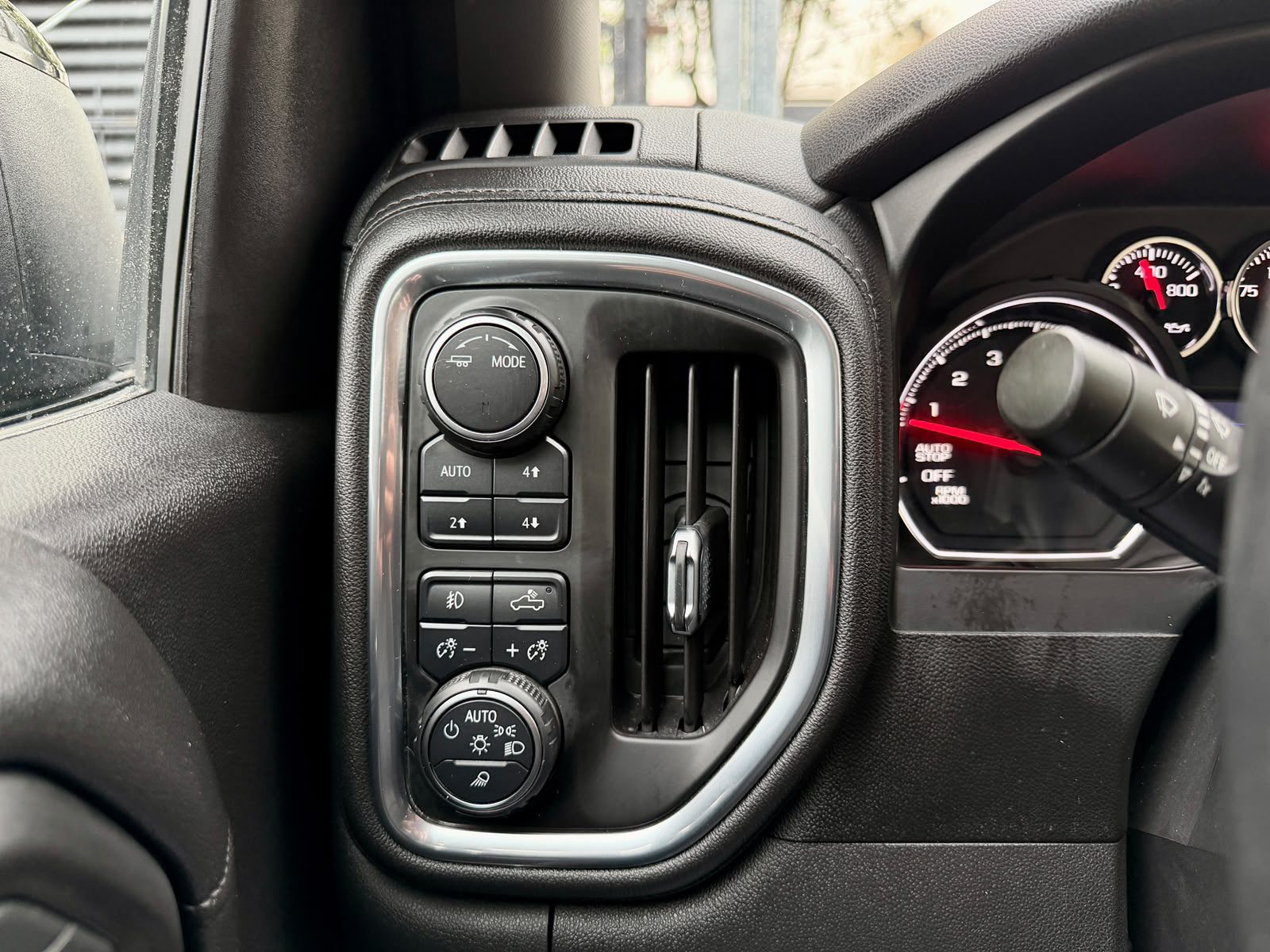 Chevrolet Silverado Z71 Trail Boss — foto 20 de 24
