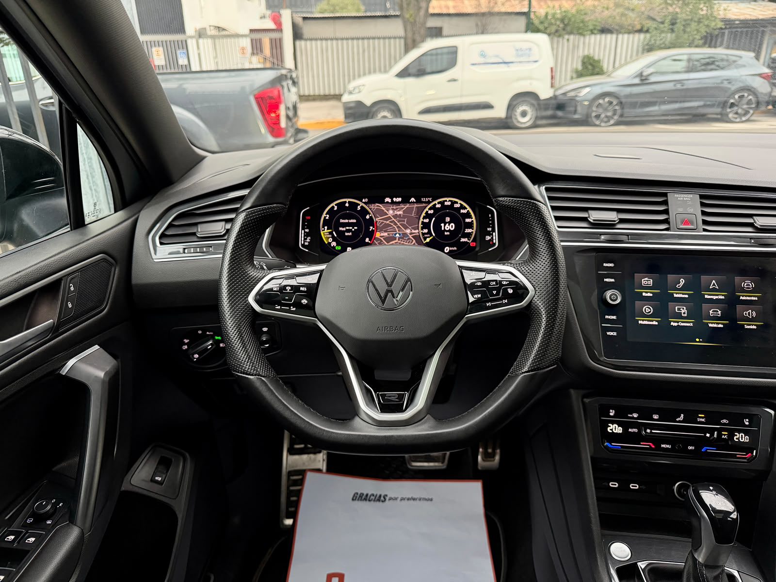 Volkswagen Tiguan R-Line Black Edition — foto 13 de 28