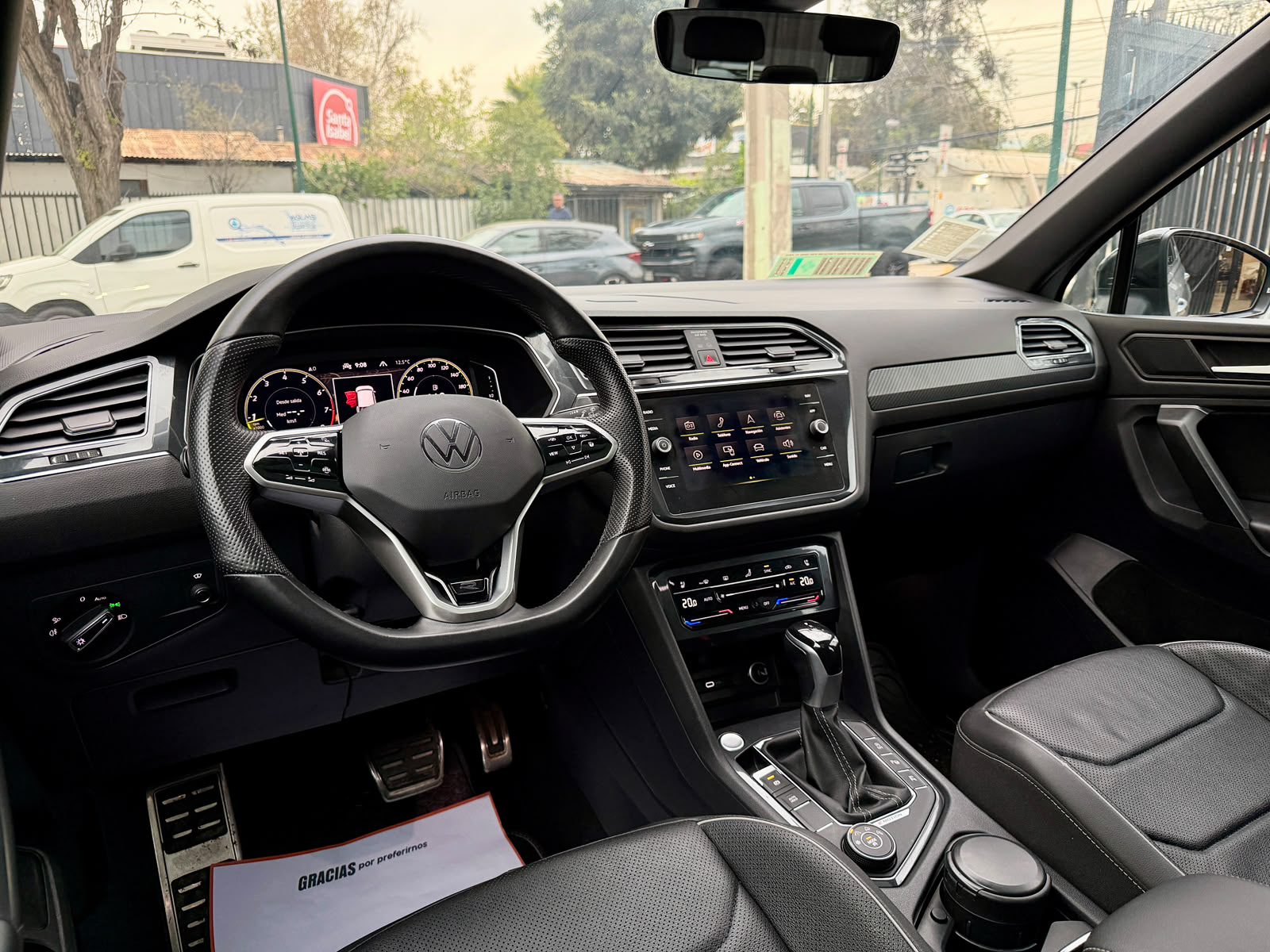 Volkswagen Tiguan R-Line Black Edition — foto 12 de 28