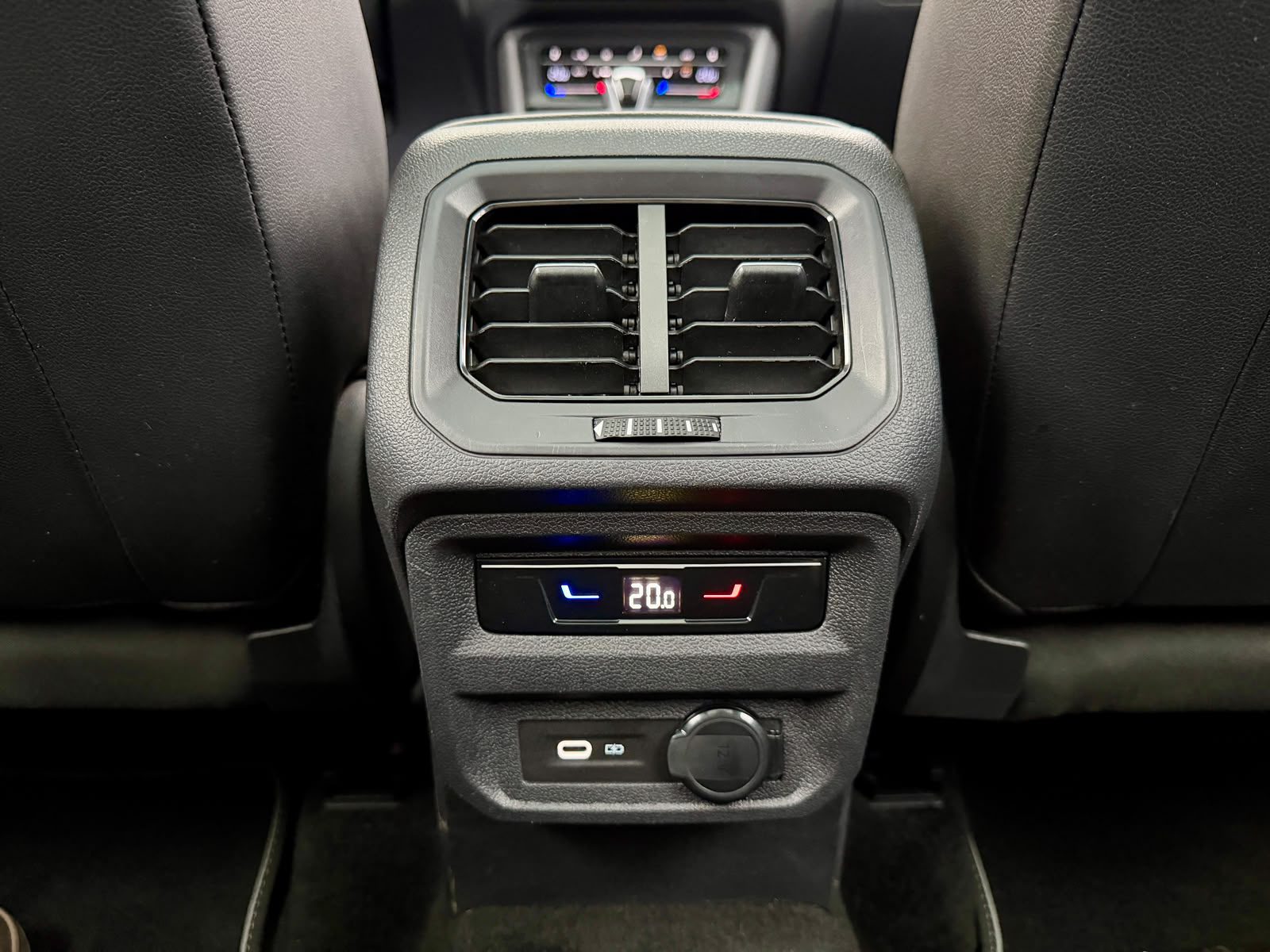 Volkswagen Tiguan R-Line Black Edition — foto 15 de 28
