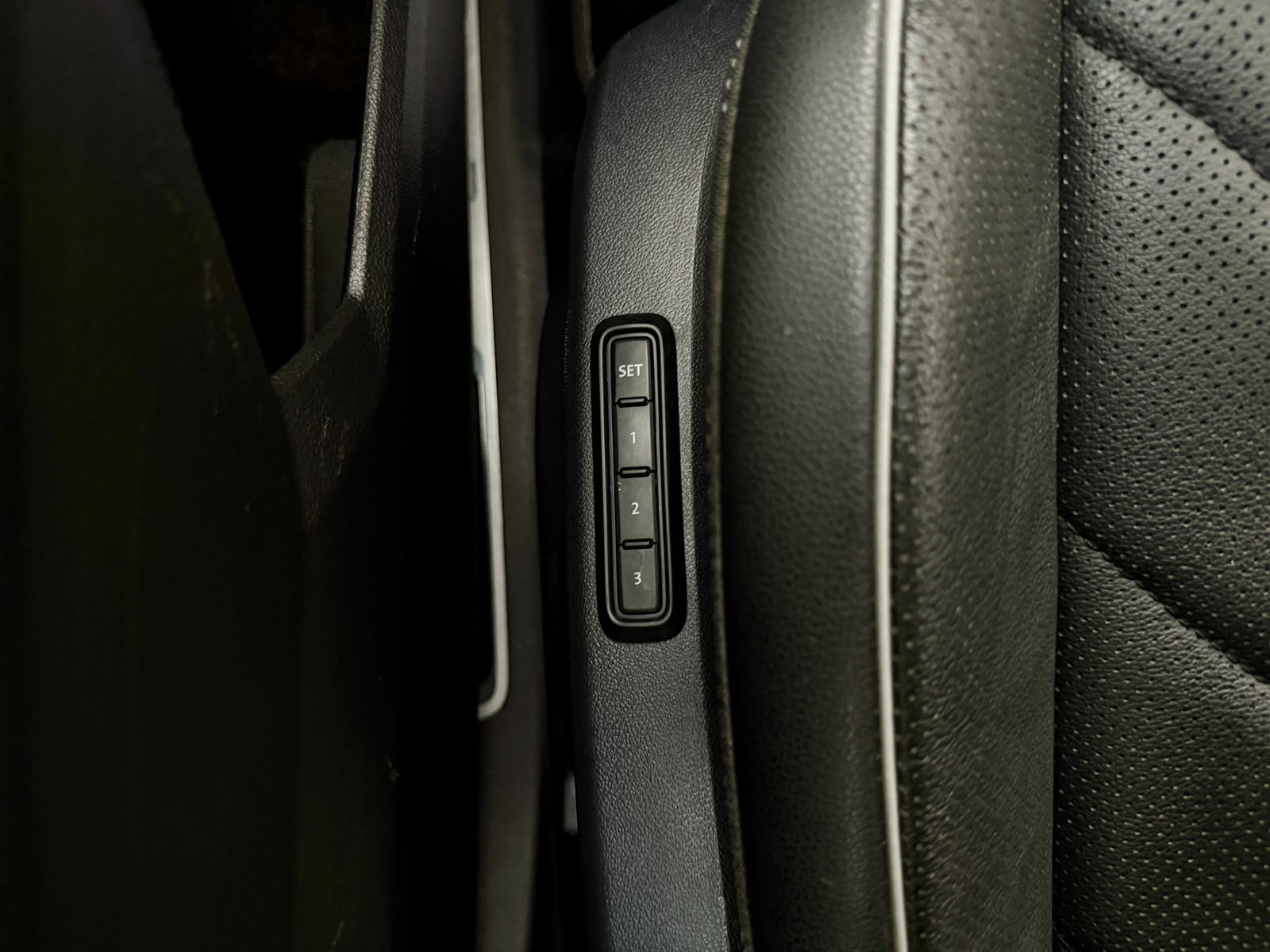 Volkswagen Tiguan R-Line Black Edition — foto 24 de 28