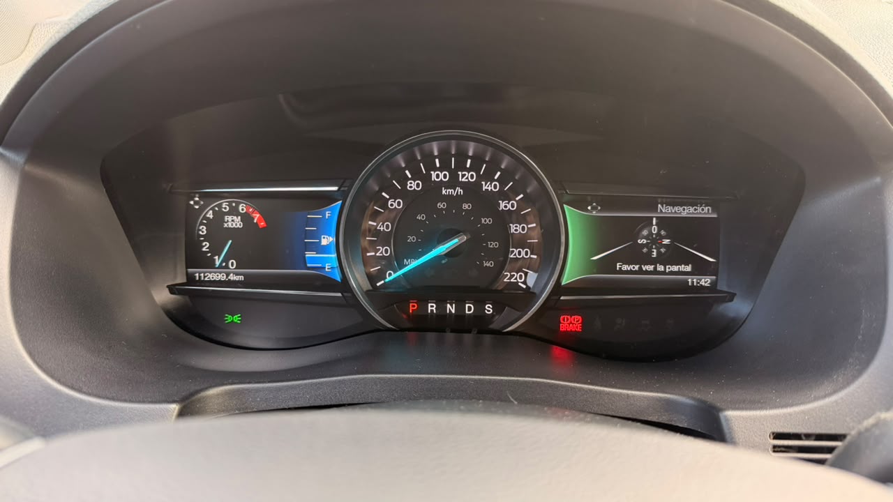 Ford Explorer — foto 15 de 18
