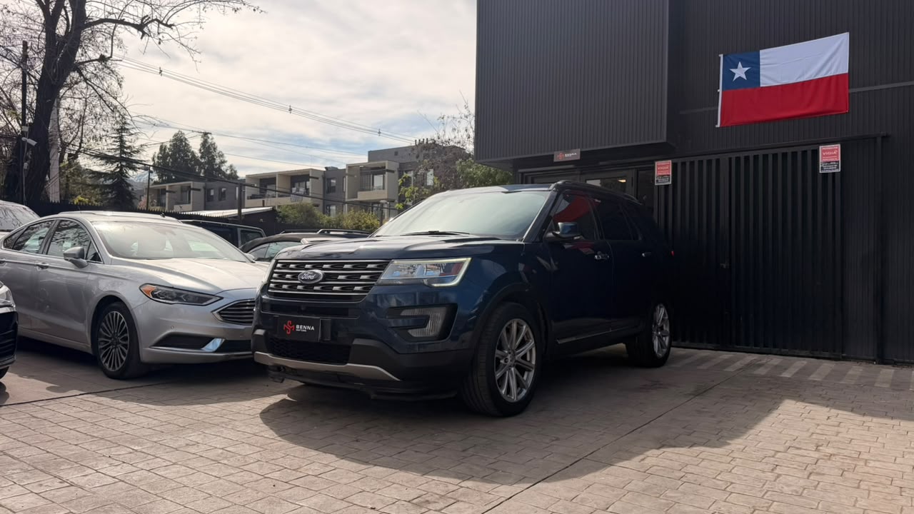 Ford Explorer — foto 1 de 18