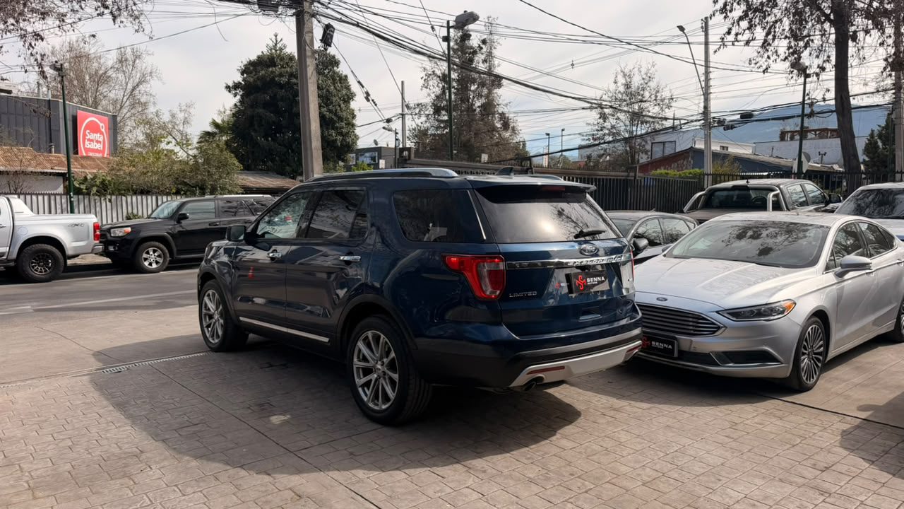 Ford Explorer — foto 6 de 18