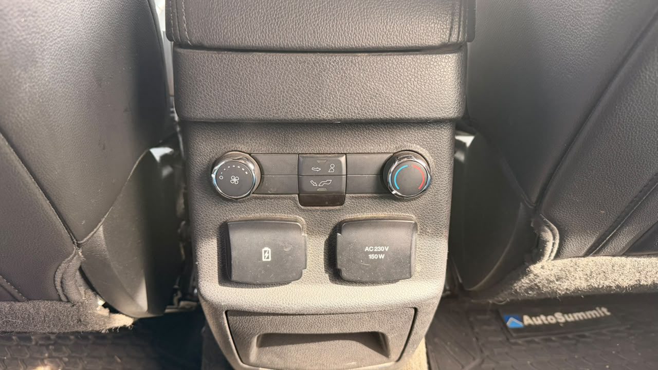Ford Explorer — foto 13 de 18