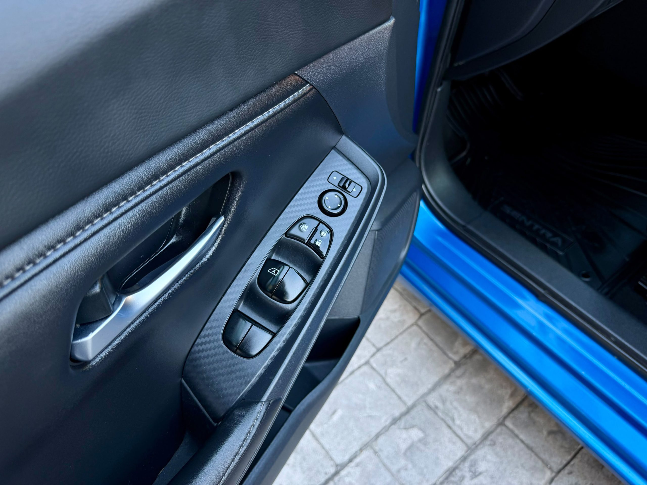 Nissan Sentra — foto 14 de 16