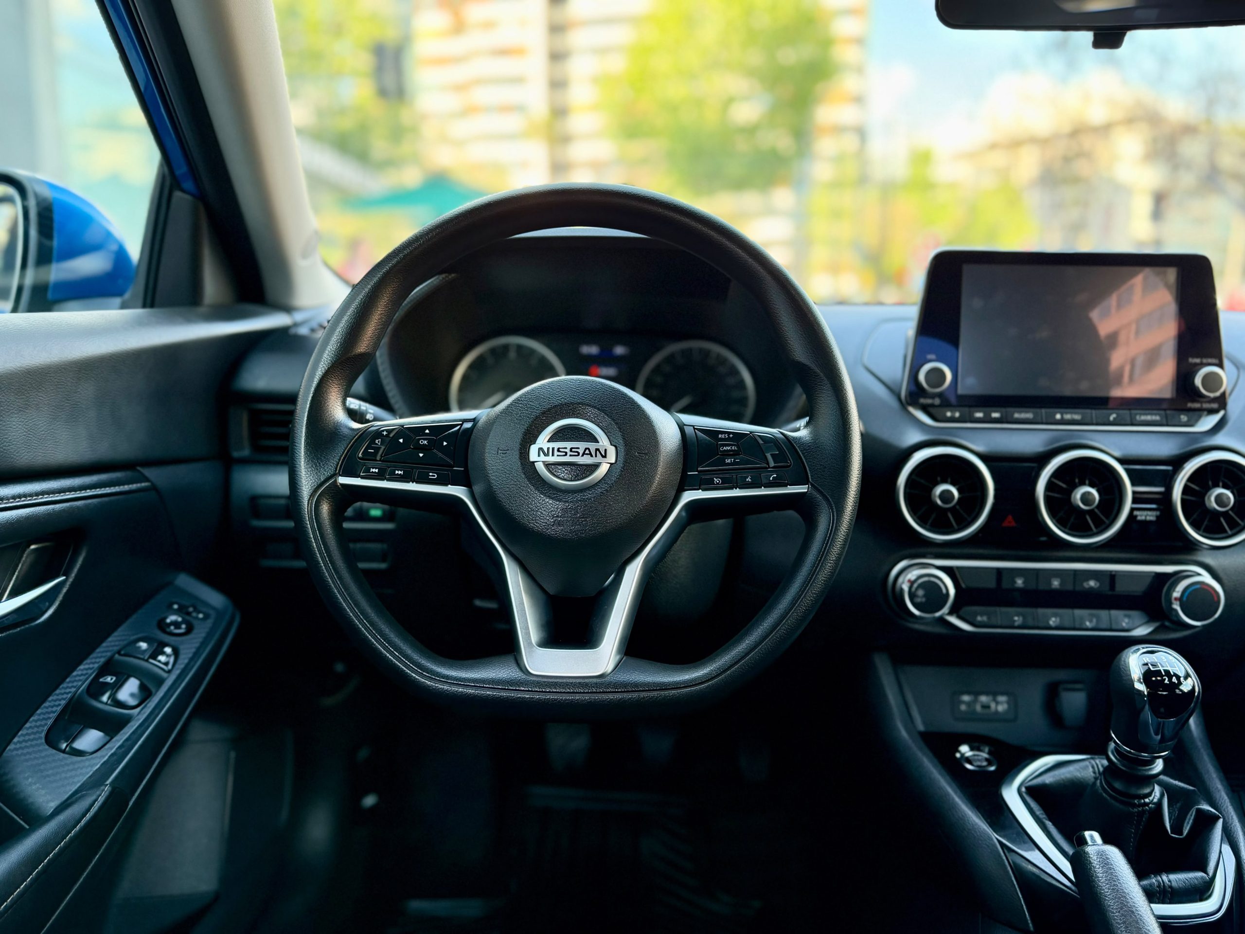 Nissan Sentra — foto 10 de 16